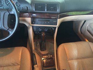 BMW 523i Aut. Edition Exclusive~Automatik~KLIMA~LEDER~ALU~STH~el.FH~Kein Rost~Keine Mängeln~2 Jahre TÜV Neu sehr sauberes Fahrzeug~gut gepflegtes Fahrzeug - bilder 5