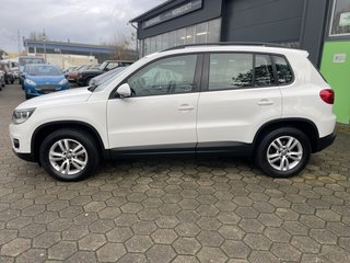 Volkswagen Tiguan Trend & Fun BMT~Trend &amp; Fun BlueMotion Technology~NAVI~PDC vorne-hinten~KLIMAAUTOMATIK~ALU~SITZH~6 Gang~TEMPOMATIK~SELBSTPARKENSYSTEM~ Sehr sauberes Fahrzeug~inkl. TÜV NEU nach verkauft.! - bilder 2