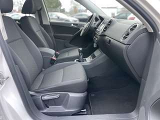 Volkswagen Tiguan Trend & Fun BMT~Trend &amp; Fun BlueMotion Technology~NAVI~PDC vorne-hinten~KLIMAAUTOMATIK~ALU~SITZH~6 Gang~TEMPOMATIK~SELBSTPARKENSYSTEM~ Sehr sauberes Fahrzeug~inkl. TÜV NEU nach verkauft.! - bilder 10