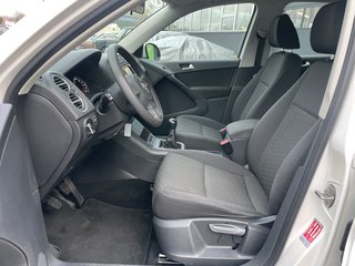 Volkswagen Tiguan Trend & Fun BMT~Trend &amp; Fun BlueMotion Technology~NAVI~PDC vorne-hinten~KLIMAAUTOMATIK~ALU~SITZH~6 Gang~TEMPOMATIK~SELBSTPARKENSYSTEM~ Sehr sauberes Fahrzeug~inkl. TÜV NEU nach verkauft.! - bilder 9