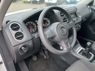 Volkswagen Tiguan Trend & Fun BMT~Trend &amp; Fun BlueMotion Technology~NAVI~PDC vorne-hinten~KLIMAAUTOMATIK~ALU~SITZH~6 Gang~TEMPOMATIK~SELBSTPARKENSYSTEM~ Sehr sauberes Fahrzeug~inkl. TÜV NEU nach verkauft.! - bilder 7