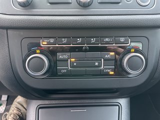Volkswagen Tiguan Trend & Fun BMT~Trend &amp; Fun BlueMotion Technology~NAVI~PDC vorne-hinten~KLIMAAUTOMATIK~ALU~SITZH~6 Gang~TEMPOMATIK~SELBSTPARKENSYSTEM~ Sehr sauberes Fahrzeug~inkl. TÜV NEU nach verkauft.! - bilder 22