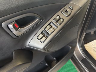 Hyundai ix35~LEDER~NAVI~R-KAMERA~AHK~ALLWETTERREIFEN~STH~PANO~PDC~XENON~ INSP. NEU~TÜV NEU Comfort 2WD - bilder 16