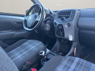 Peugeot 108 Active~Automatik~VTi~Euro 6~Servo~ZV~S-Heft~Allwetterreifen~Klima~ Ein sehr gepflegtes Fahrzeug - bilder 9