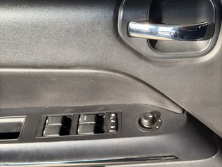 Jeep Compass Limited 4x4~Navi~KLIMAAUT.~ALUS~WINTR.~SHZ~6 gang~TÜV bis 08/26~STANDHEIZUNG~TEMPO~ Das Fahrzeug wird bevorzugt an Wiederverkäufer / Auslandverkauf / Bastler / Export.! - bilder 22