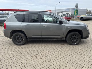 Jeep Compass Limited 4x4~Navi~KLIMAAUT.~ALUS~WINTR.~SHZ~6 gang~STANDHEIZUNG~TEMPO~ Das Fahrzeug wird bevorzugt an Wiederverkäufer / Auslandverkauf / Bastler / Export.! - bilder 3