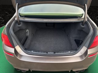 BMW M5 Competition~LED~HUD~MASSAGE-SITZE~ALCANTARA DACHHIMMEL~LEDER~SSD~SZH/SZB~orig.M5 ALU~KEYLES GO~ VOLLAUSSTATUNG~KEMARIK~NAVI~STh.+ STH-BELÜFTUNG~absolut 1 A Zustand - foto 12