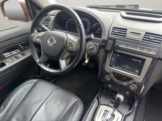 SsangYong Rexton~Automatik~7x SITEZER~4x4~Leder~NAVI~R-CAM~ALU~AHK-3,5T~TEMPO~NAVI+XENON~PDC~TÜV NEU SCHECKHEFTGEPFLEGT~UNFALLFREI~AUTOMATIK~~INSPEKTION ~TÜV - foto 9