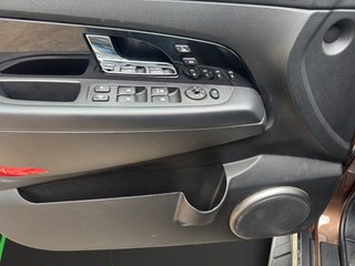 SsangYong Rexton~Automatik~7x SITEZER~4x4~Leder~NAVI~R-CAM~ALU~AHK-3,5T~TEMPO~NAVI+XENON~PDC~TÜV NEU SCHECKHEFTGEPFLEGT~UNFALLFREI~AUTOMATIK~~INSPEKTION ~TÜV - foto 13