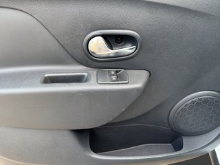 Dacia Sandero II Stepway Essential~NAVI~Freisprechanlage~Elektron. Stabilitäts-Programm (ESP)~lückenlos SCHECKHEFT~TÜV-AU NEU  Essential - bilder 16