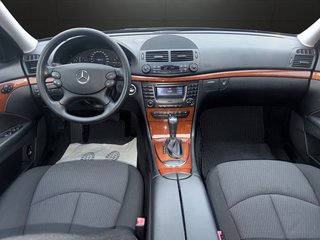 Mercedes-Benz E 200 Kompressor~Automatik~Klimaautomatik~SSD~PDC~ESP~ABS~XENON~STH~EURO 4~TÜV NEU~INSPETION NEU Scheckheft gepflegt~Automatik~STH~PDC - bilder 4