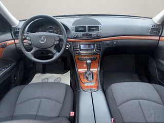 Mercedes-Benz E 200 Kompressor~Automatik~Klimaautomatik~SSD~PDC~ESP~ABS~XENON~STH~EURO 4~TÜV NEU~INSPETION NEU Scheckheft gepflegt~Automatik~STH~PDC - foto 4