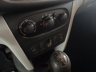 Dacia Logan MCV II Kombi~Servo~Zentral~Allwetterreifen~ Ambiance - bilder 15