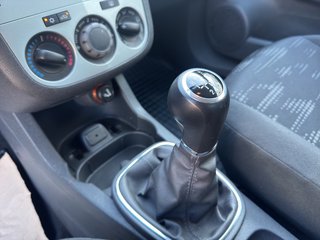 Opel Corsa D Satellite - bilder 16