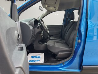 Dacia Dokker Stepway Celebration+SHZ~NAVIGATION~TEMPOM~R.KAMERA~2xSCHEIBETÜR~PDC~TÜV 05.2028 sehr sauber und gut gepflegtes Famielen Fahrzeug - bilder 7