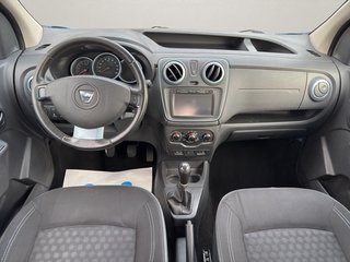 Dacia Dokker Stepway Celebration+SHZ~NAVIGATION~TEMPOM~R.KAMERA~2xSCHEIBETÜR~PDC~TÜV 05.2028 sehr sauber und gut gepflegtes Famielen Fahrzeug - bilder 4