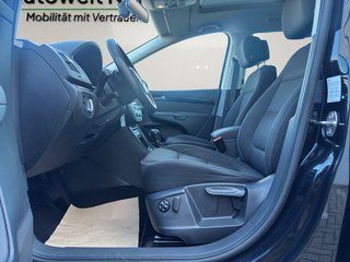 SEAT Alhambra Style~DSG~7 SITZER~PANO~F1 SCHALTUNG~TEMPO~SELBSTPARKEN~KLIMAAUTOM.~SHT~AUTOMATIK~XENON~KURVENLICHT~PDC~NAVI~R-KAMERA~AHK~TÜV NEU~INSP.NEU el. Seitentür öff-schließen - Sportliche Sitze - foto 7