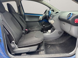 Peugeot 107 Petit Filou~5 gang~TÜV und AU bis 31.06.2026~Servo ~ Alu ~ AHK ~ Radio CD Palyer - foto 10