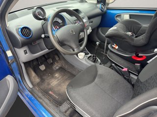 Peugeot 107 Petit Filou~5 gang~TÜV und AU bis 31.06.2026~Servo ~ Alu ~ AHK ~ Radio CD Palyer - foto 4