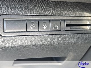 Peugeot 3008  GT 130 EAT8 PanoDach Navi AHK Kamera - foto 13