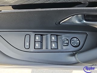 Peugeot 2008 Hybrid 145 GT   Kamera Massagesitz Navi - foto 2