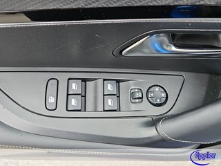 Peugeot e-2008 GT Pack Kamera Panodach Navi ACC SHZ - bilder 2