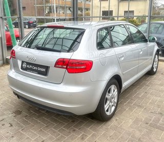 Audi A3 Sportback 1.2 TFSI Attraction  EINPARKHILFE/AHK - foto 3