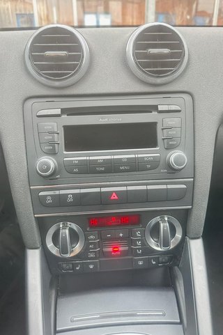 Audi A3 Sportback 1.2 TFSI Attraction  EINPARKHILFE/AHK - foto 6