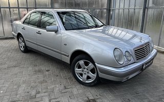 Mercedes-Benz E 320 4Matic  TÜV/EXTREM GUT AUSGESTATTET - photo 6