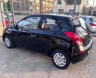 Hyundai i20 1.2 FIFA World Cup Edition  GANZJAHRESREIF./TÜV. - photo 3