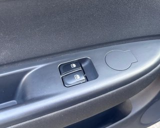 Hyundai i20 1.2 FIFA World Cup Edition  GANZJAHRESREIF./TÜV. - photo 11