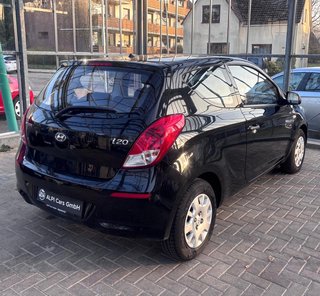 Hyundai i20 1.2 FIFA World Cup Edition  GANZJAHRESREIF./TÜV. - photo 14