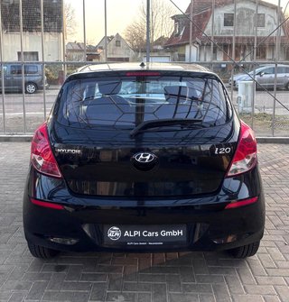 Hyundai i20 1.2 FIFA World Cup Edition  GANZJAHRESREIF./TÜV. - photo 1