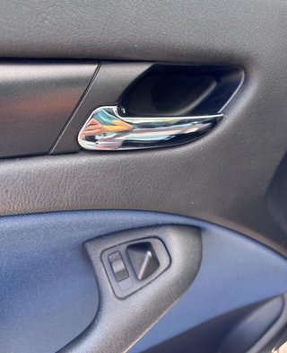 BMW 318 i AUTOMATIK Edition Lifestyle  SITZHEIZ./TÜV NEU - bilder 10