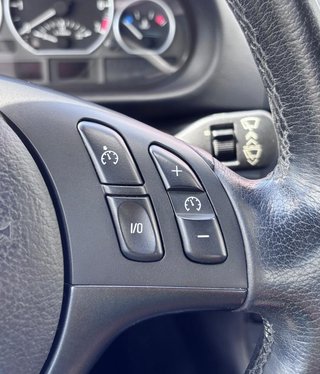BMW 318 i AUTOMATIK Edition Lifestyle  SITZHEIZ./TÜV NEU - bilder 8