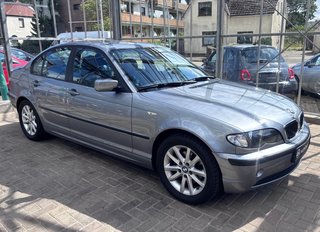 BMW 318 i AUTOMATIK Edition Lifestyle  SITZHEIZ./TÜV NEU - bilder 15