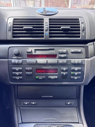 BMW 318 i AUTOMATIK Edition Lifestyle  SITZHEIZ./TÜV NEU - bilder 14