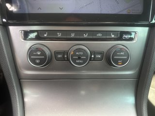 Volkswagen Golf VII 1.2 TSI Lounge  AUTOMATIK/CARPLAY/SITZH. - bilder 12