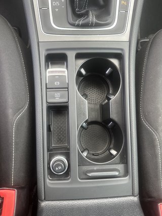 Volkswagen Golf VII 1.2 TSI Lounge  AUTOMATIK/CARPLAY/SITZH. - bilder 14