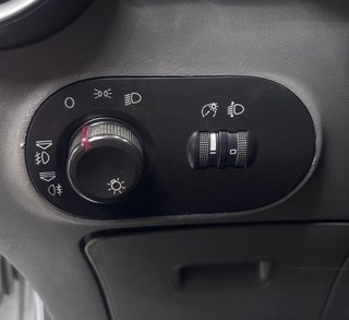 SEAT Ibiza 1.2 12V  TEMPOMAT/KLIMAAUTOMATIK/TÜV 10/2026 - bilder 13