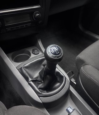 SEAT Ibiza 1.2 12V  TEMPOMAT/KLIMAAUTOMATIK/TÜV 10/2026 - bilder 10