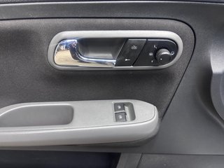 SEAT Ibiza 1.2 12V  TEMPOMAT/KLIMAAUTOMATIK/TÜV 10/2026 - bilder 15