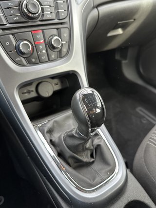 Opel Astra J Sports Tourer Selection TEMPOMAT NAVI SHZ - bilder 14