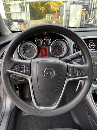 Opel Astra J Sports Tourer Selection TEMPOMAT NAVI SHZ - bilder 6