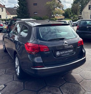 Opel Astra 1.4 Sports Tourer  EINPARKHILFE/SITZHEIZ./TÜV - bilder 2