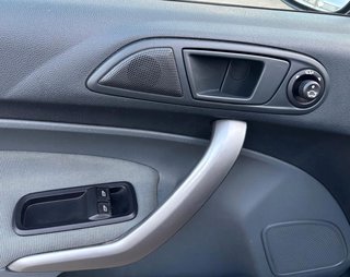 Ford Fiesta 1.25 Trend  SITZHEIZ./FINANZIER./EINPARKHILFE - bilder 4