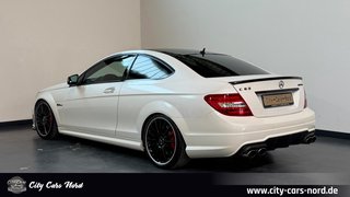 Mercedes-Benz C 63 AMG COUPÉ PERFORMANCE-PANORAMA-BI.XENON - bilder 4