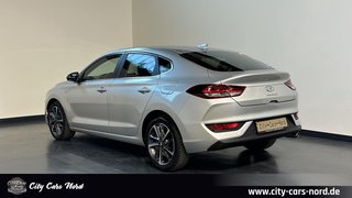 Hyundai i30 Fastback 1.5 T-GDI Mild-Hybrid KAM-SHZ-LED- - bilder 3