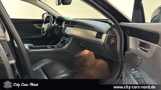 Jaguar XF Prestige 25t AWD KAMERA+MERIDIAN+MEMORY+PANO - bilder 27