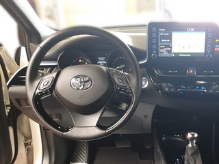 Toyota C-HR Hybrid Team D 2.0 + Winterräder + Navi - bilder 20